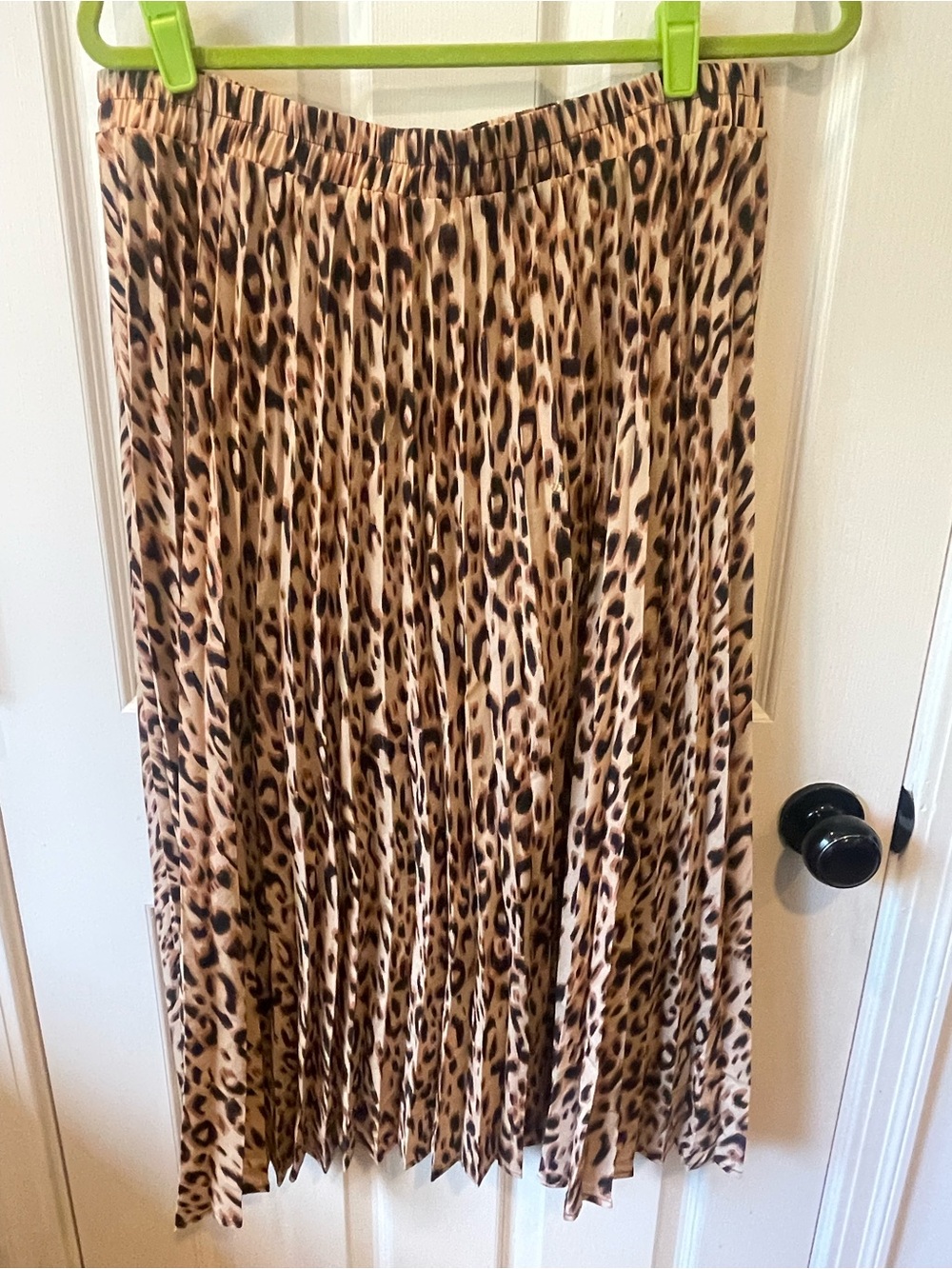 Pleated Midi Skirt in Leopard Print - Brown